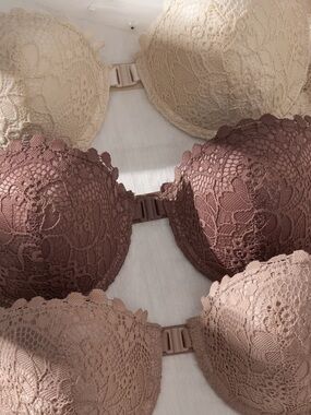NEW 3-piece neutral color front closure lace strapless bras size large